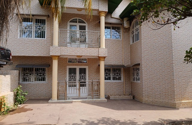 Residence Saran Apartments, Nongo