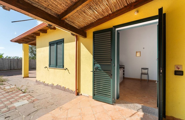 Ferienhaus Residenz Sulcis 4 mit Bergblick, Gemeinschaftsterrasse und Klimaanlage