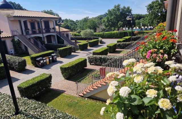 FeWo in Sorano,familienfreundlich,Pool,Kinderspielplatz,Free Wifi,bis 4 Pers.