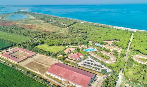 Residence with swimming-pool in Arborea just 300 meters from the beach