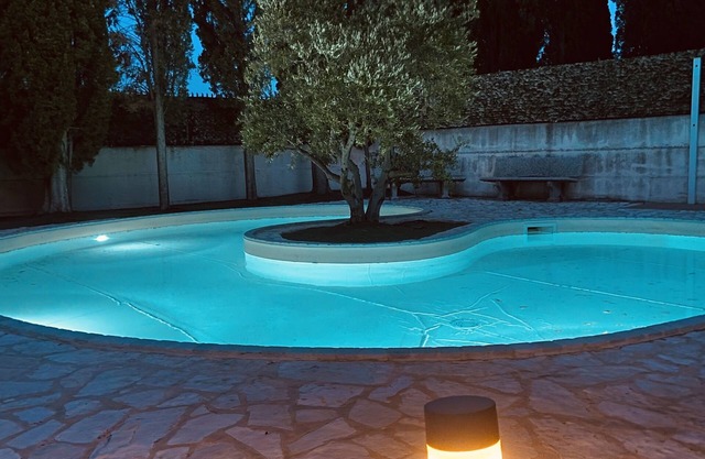 Residences in Villa with Pool- 3 rooms - 2 bathrooms - sleeps 6/9- WIFI