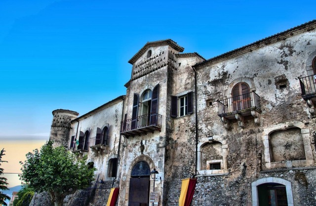 Residenza del Castello di Fornelli. Historic house with mountain view