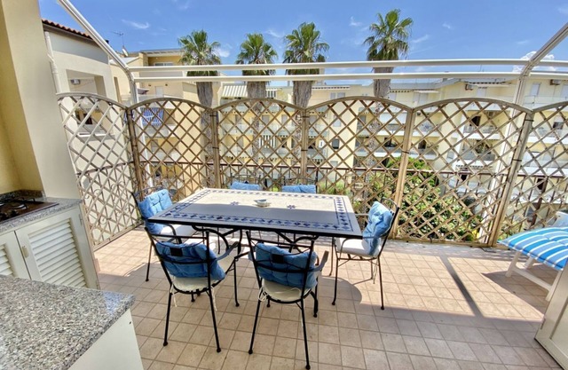 Residenza le Quattro Palme. Central apartment very close to the beach.
