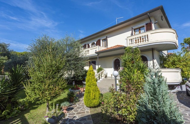 Residenza Tirrenia By MMega