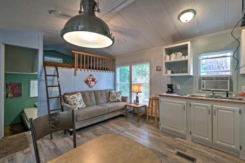 Resort Cabin 1 Mi to Middle Bass Island State Park