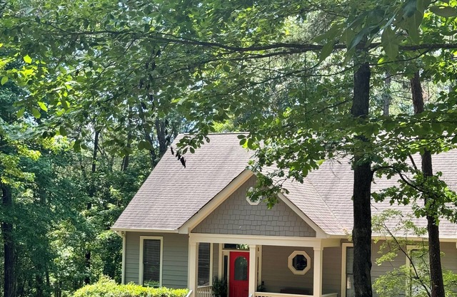 RESORT COTTAGE
