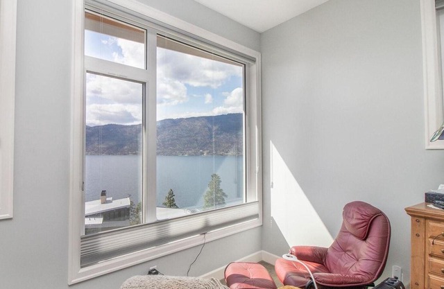 Resort Home in a Lake Okanagan community with Pools/Hot Tubs/Gyms, Trails, Golf!