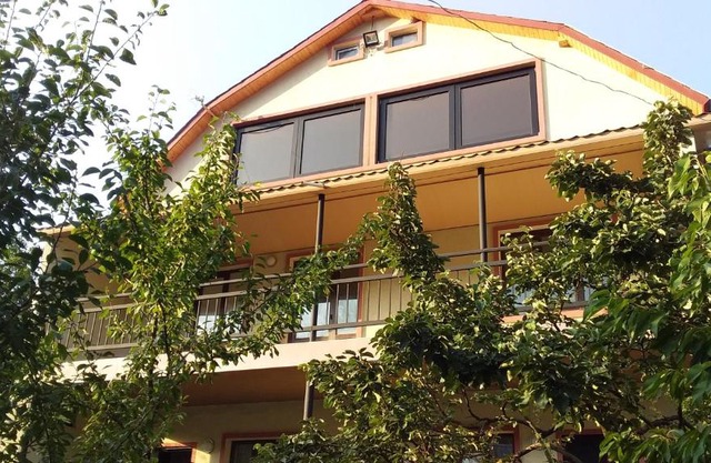 Resort Hotel BIJNISI