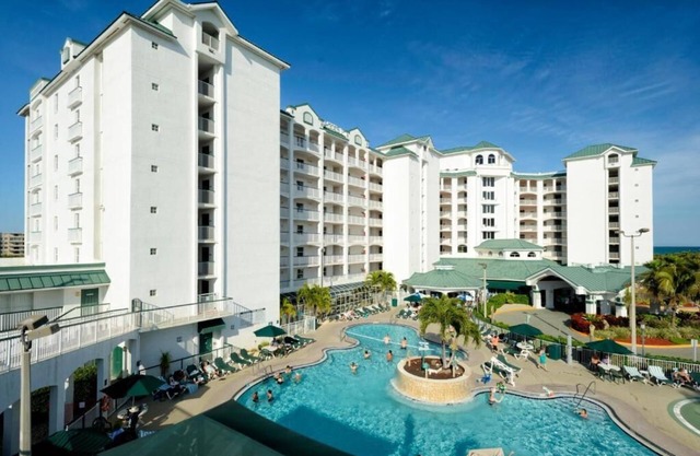 Resort on Cocoa Beach, Beautiful Condo with pool on Beach! Family Friendly!