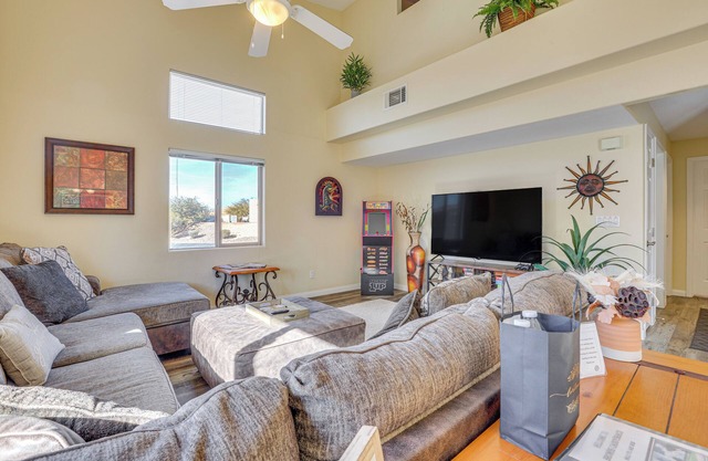 Resort Pool & Spa Access: Mesquite Condo!
