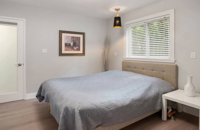 Resort style 4 Bdr Home with Outdoor Pool & Jacuzzi