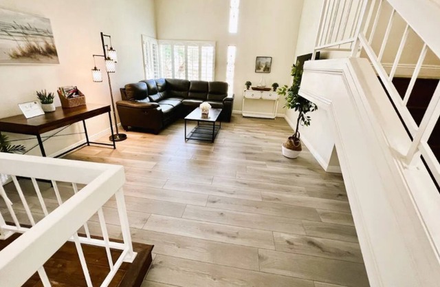 Resort Style 5beds 3baths Luxurious Backyard
