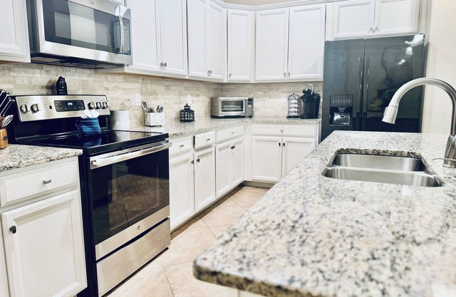 Resort Style Living! Pools, Parks, Restaurant, within walking distance!