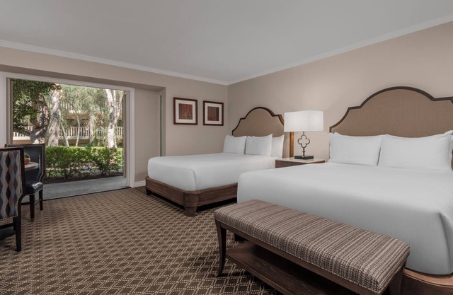 Resort View with Patio 2 Queens Rooms at Rancho Bernardo Inn San Diego, 2 Units
