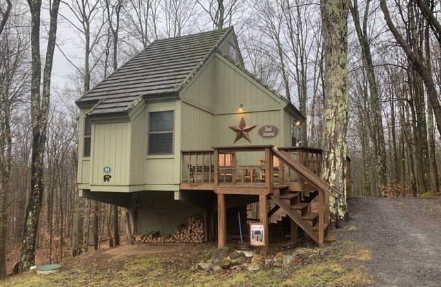 Seien Sie versichert im Black Bear Resort-Pet Friendly-Wandern, Skifahren, Schwimmen, Fischen, Radfahren, Entspannen
