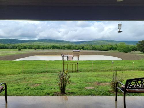 Rest & Replenish 10mins to Lake Sardis with Mountain Views