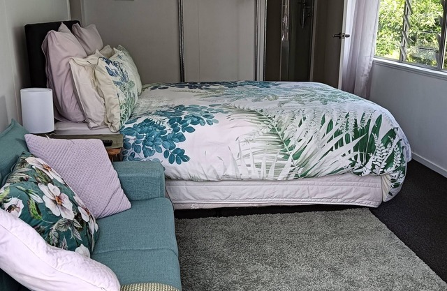 Restful garden studio in Central Hamilton
