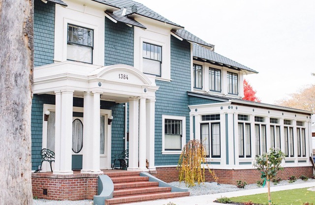 Restored historic estate, remodeled by Julia Morgan, walk to downtown Chico!