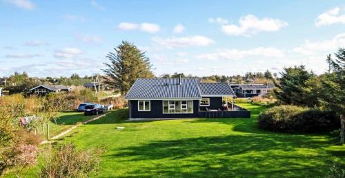 Restored Summercottage Close To The Seabeach