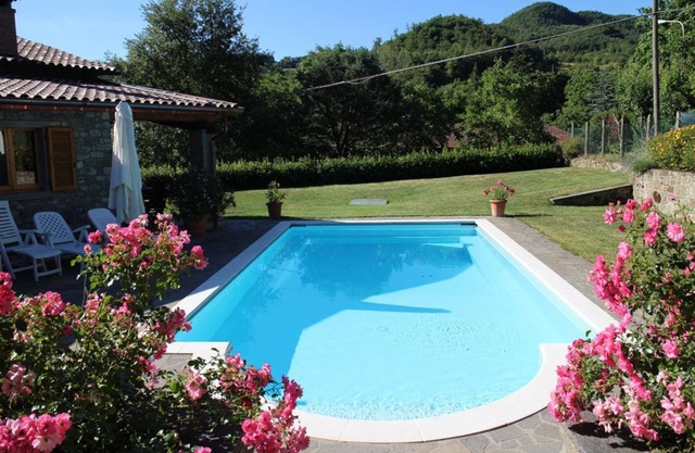 RESTAURIERTES STEINDORFHAUS MIT PRIVATEM POOL