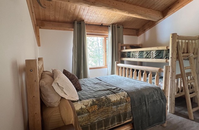 Retreat to the Mountains at Rock Lake Earth Lodge & 4 Cabins
