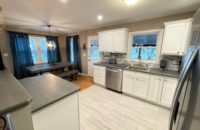 Retreat in a Serene and Expansive Natural Setting