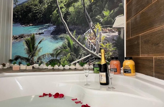 Retreat Premium Suite fountain