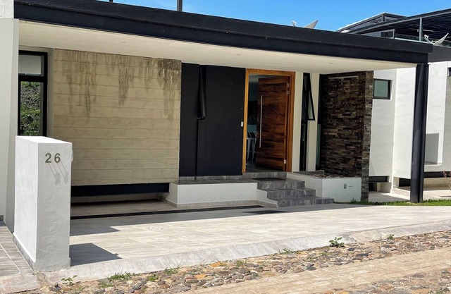 Retreat to our family-friendly vacation home at Lake Chapala