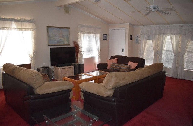 Retro Charm Meets Home Comfort- 2BR/2BA Rivered Desert Retreat with Boat Parking
