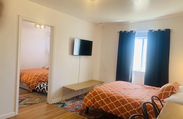 DRAGONFLY newly renovated Historic Motor Lodge 20 minutes from Bryce Canyon.