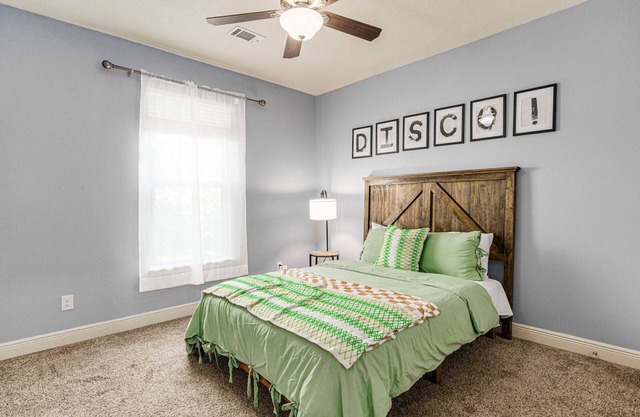 Retro Haven: Beach Fun & Family Home