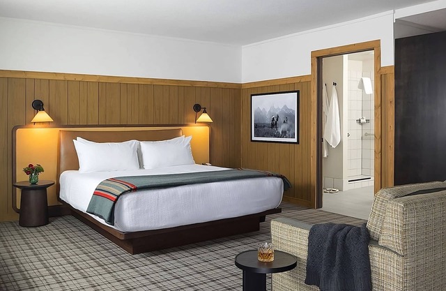 Retro-Inspired Lodge w/ On-Site Dining & Social Courtyard in Jackson Hole