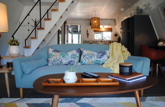 NEUE LISTE: Retro-Modern A-Frame Mountain Getaway