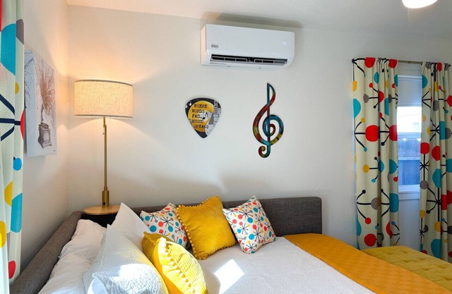Retro Rhythm Hideaway