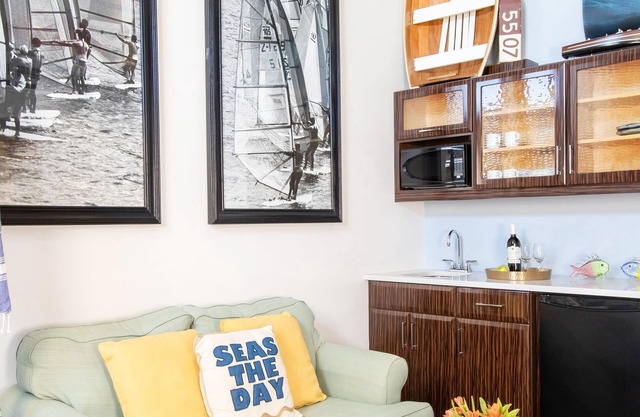 Retro Suites Hotel