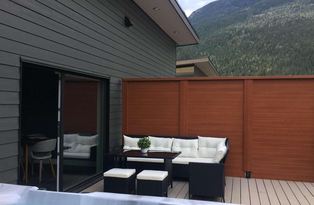 The Revy Den: Brand New Condo mit Whirlpool in der Nähe von Ski Resort