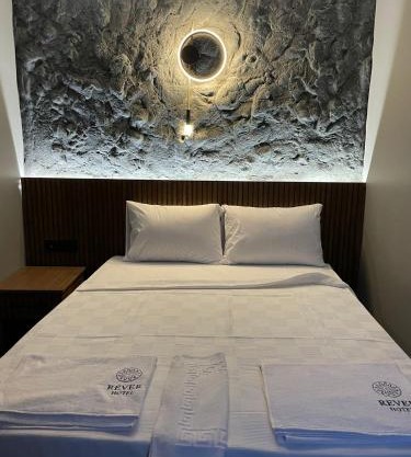 Rever Hotel