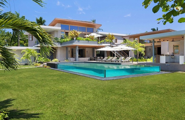Reverie - - A breathtaking modern and sophisticated 5-Bedroom luxury villa located in Old Fort Bay Jamaica that redefines contemporary living.