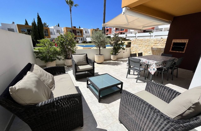 Rez de Chaussée Terrasse vue et Accès Direct Piscine