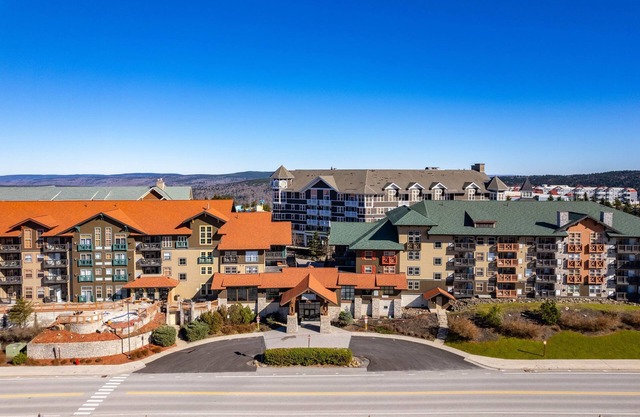 RF219| Hot tub,Heated garage Parking