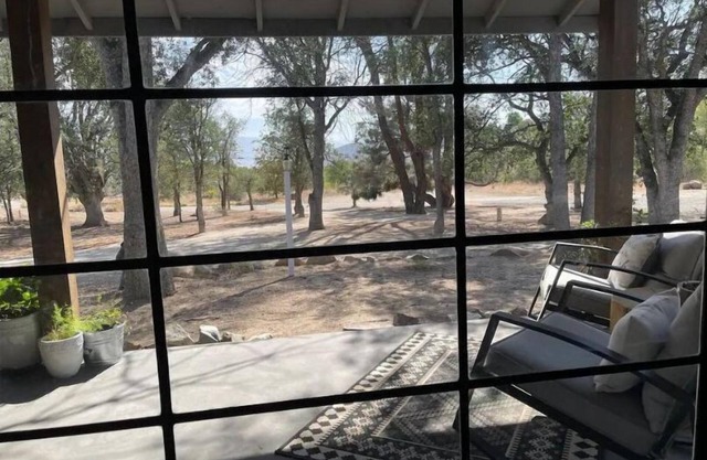 RFB Lake house-Boat/Horse Trailer/ Trailer Parking - excellent location + quiet