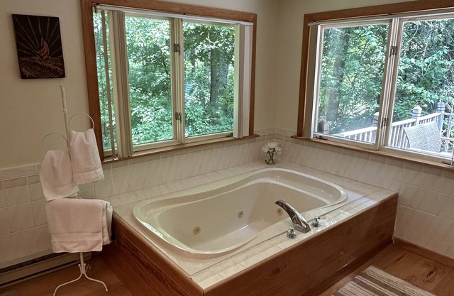 Rhinebeck Romantic Retreat! Private Guest House, Himmel-Lichter, geräumig.