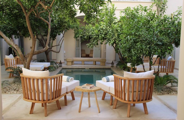 Riad Emberiza Sahari