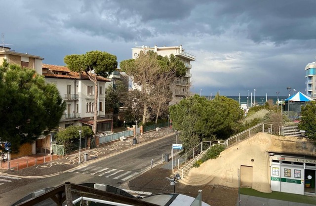 RICCIONE CENTRO: 100 Meter von den Stränden mit Meerblick entfernt.