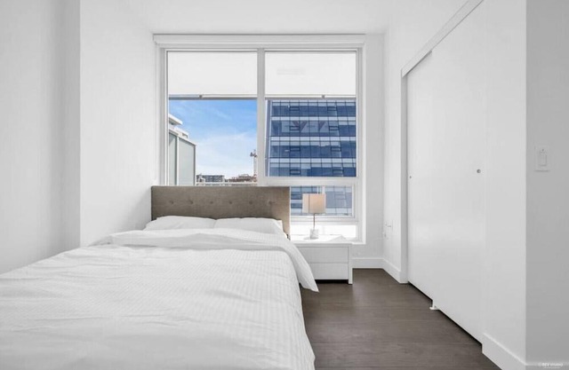 Richmond Center 1BE+1BA Condo/Gym/Sauna