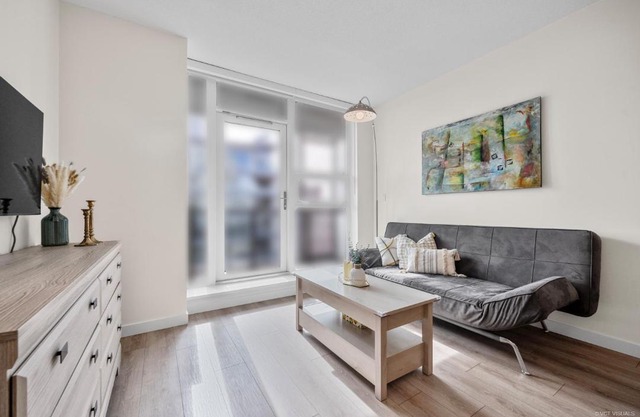 Richmond City Center Brand New 1 Bedroom 4 Guests Apartment