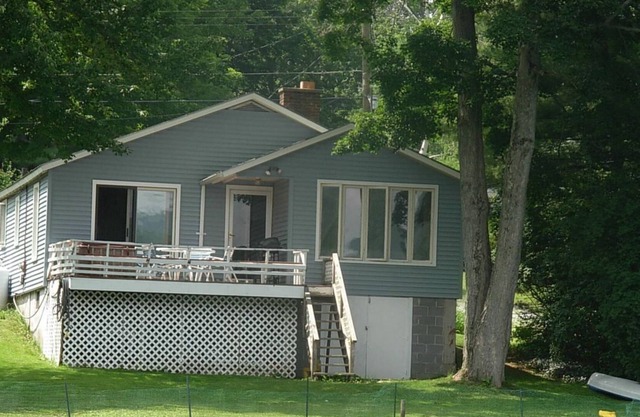 Richmond Lake Front Cottage