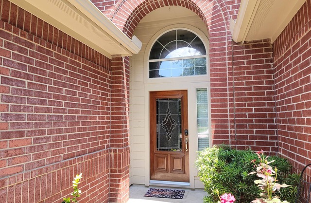 Richmond Retreat 1 story w/ backyard patio and playset near 99& Westpark Tollway