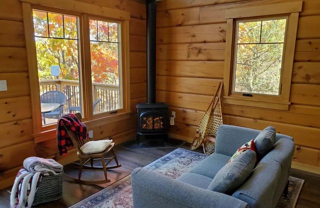 Rideau Lakes Log Cabin