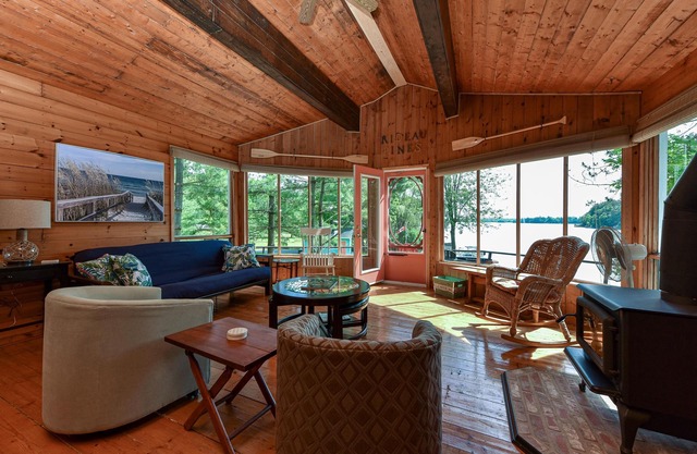 Rideau Pines - Big Rideau Lake